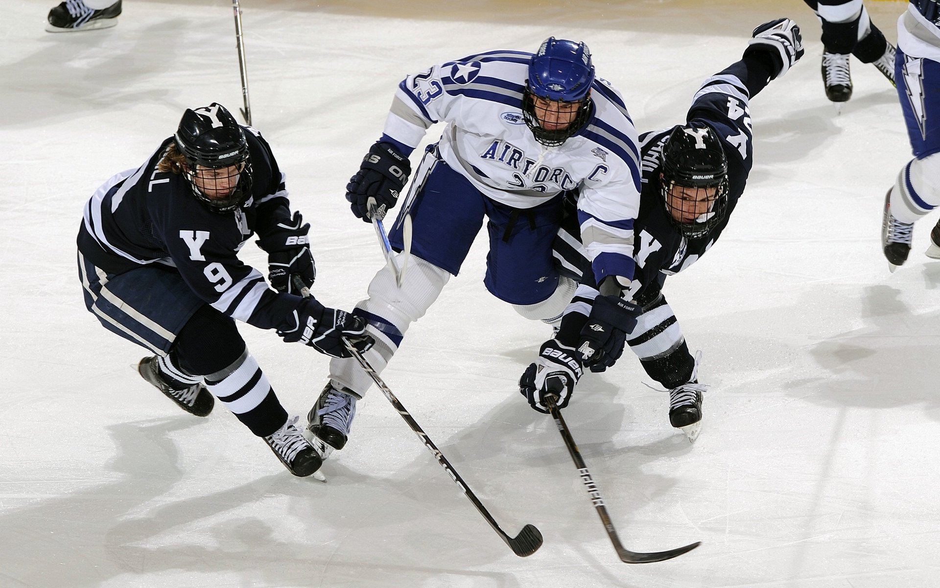 利物浦多点支援进攻形成锋线合力,利物浦战术打法分析