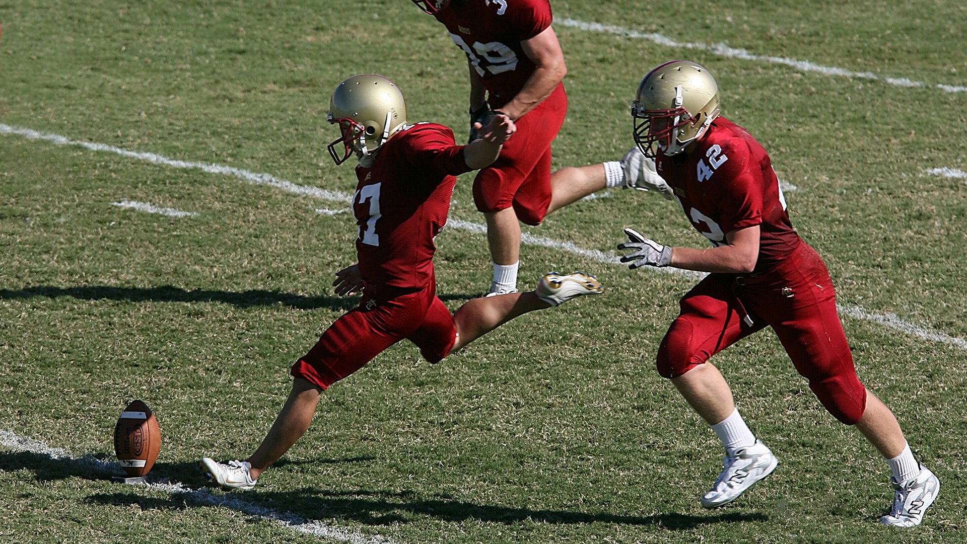 “武汉马拉松赛道：谁能在最后冲刺中力压群雄？”